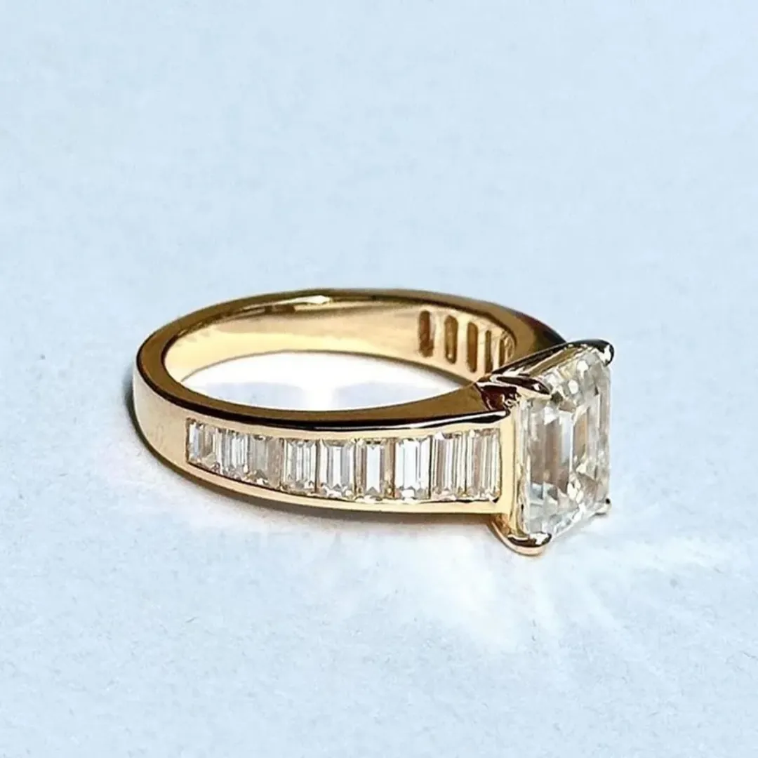 /public/photos/live/Classic Emerald Cut Engagement Ring 480 (1).webp